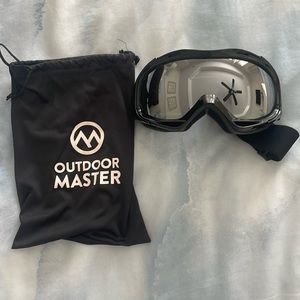 Outdoor Master Ski/Snowboard Goggles